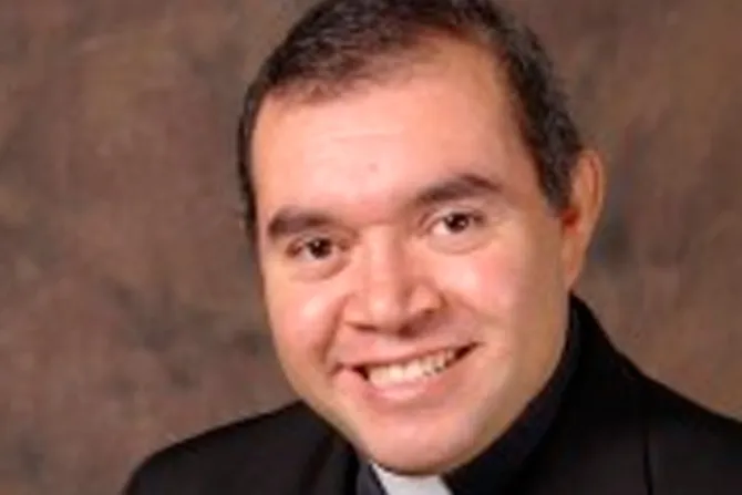 Primer sacerdote con coronavirus en Estados Unidos es de origen mexicano