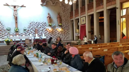 Catedral abre sus puertas para dar almuerzo a personas sintecho