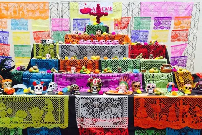 ¿La celebración mexicana del Día de los Muertos es satánica? Esto explican 3 sacerdotes