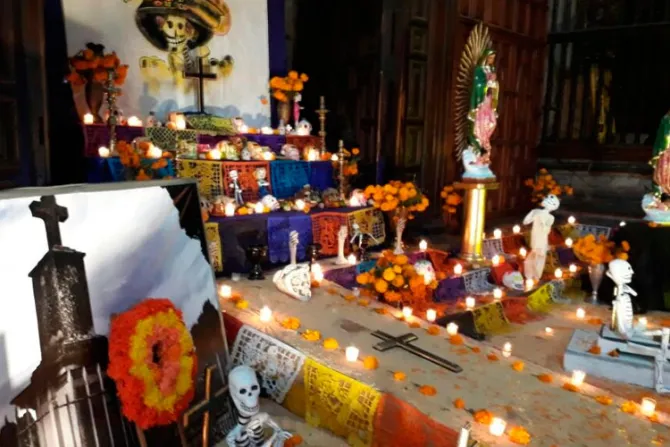 Así es el altar de muertos en honor a la Virgen de Guadalupe en Catedral de México [FOTOS]