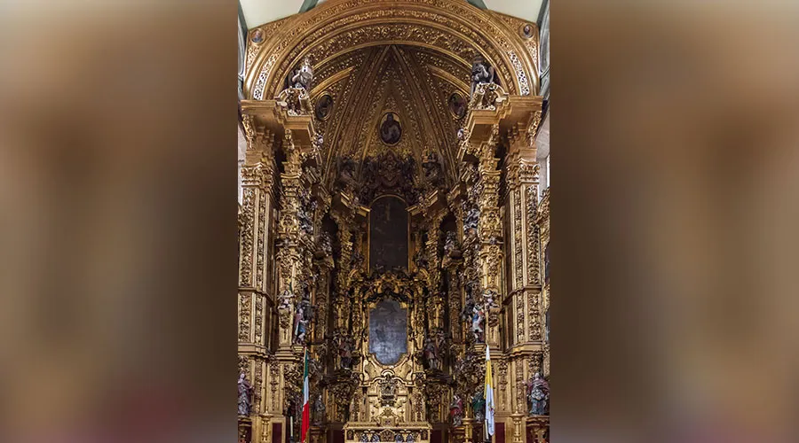 Foto : El Altar de los Reyes / Crédito : Wikipedia Diego Delso (CC-BY-SA-3.0)?w=200&h=150