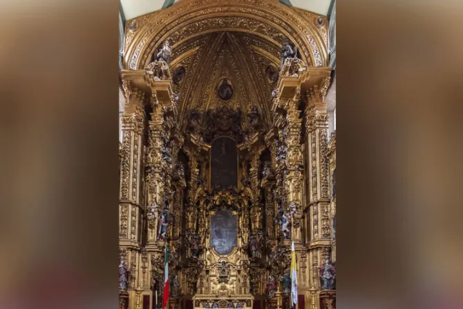 Conoce el “Altar de Reyes” por donde pasó el Papa Francisco en la Catedral de México