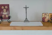 Cómo hacer un altar en casa y vivir la Semana Santa en familia