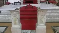 Altar destruido por desconocido / Foto: Basílica Nuestra Señora de Buenos Aires