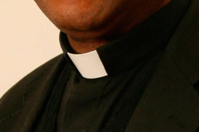 VIRAL: Contundente mensaje de un sacerdote a otro que abandonó el ministerio por una mujer