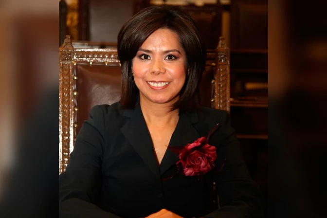 Diputada mexicana no dejará de defender matrimonio entre hombre y mujer pese a ataques