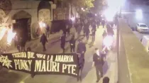 Anarquistas atacan calles de Santiago / Imagen: Cámaras de Policía de Investigaciones 