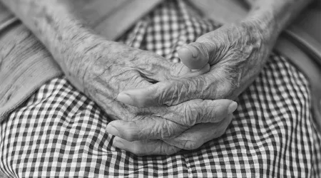 Holanda: Investigan a médico que aplicó eutanasia a anciana con problemas mentales