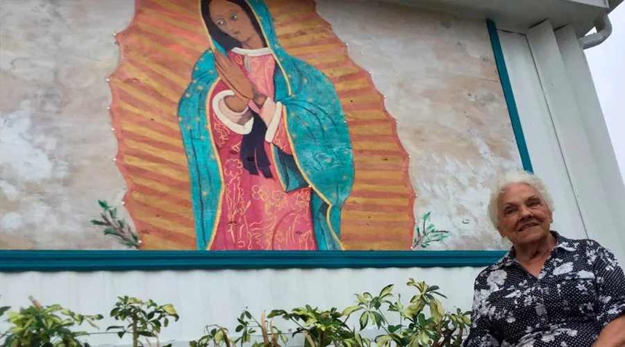 Millie Francis afirma que no retirará su pintura de Nuestra Señora de Guadalupe / Crédito: Cortesía de Mark Young - Bradenton Herald?w=200&h=150