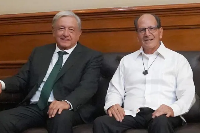 Sacerdote hace dura crítica del vínculo entre López Obrador y el polémico Padre Solalinde