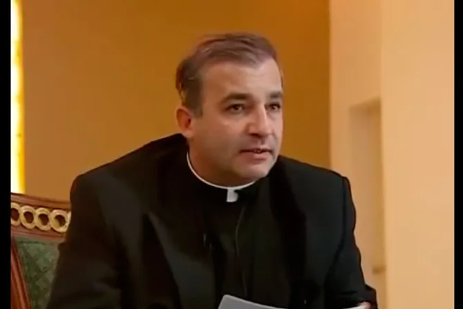 Vuelve a Argentina el sacerdote que habla “en defensa del amor”