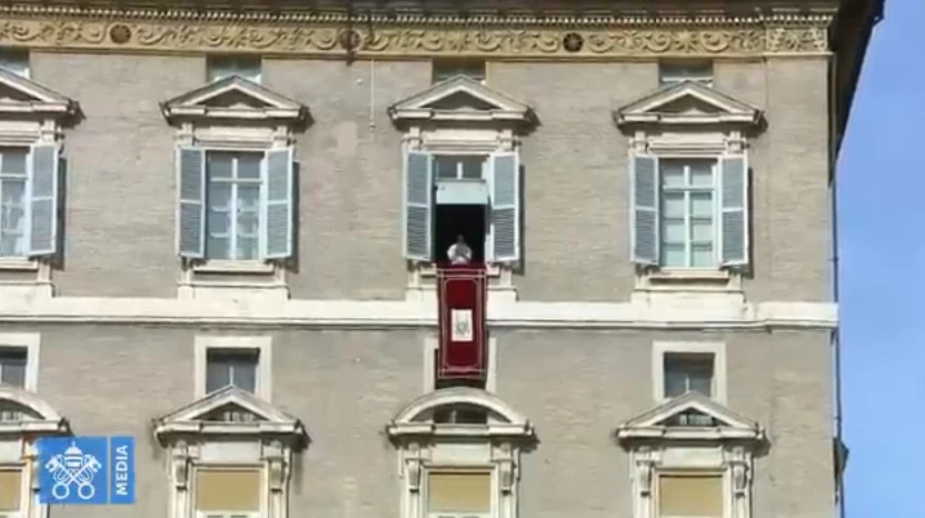 El Palacio Apostólico durante el Ángelus. Foto: Captura de Youtube?w=200&h=150