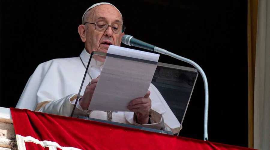 El Papa Francisco presidió el rezo del Ángelus desde el Vaticano. Foto: Vatican Media