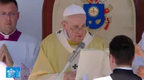El Papa durante el rezo del Ángelus en Budapest. Foto: Youtube