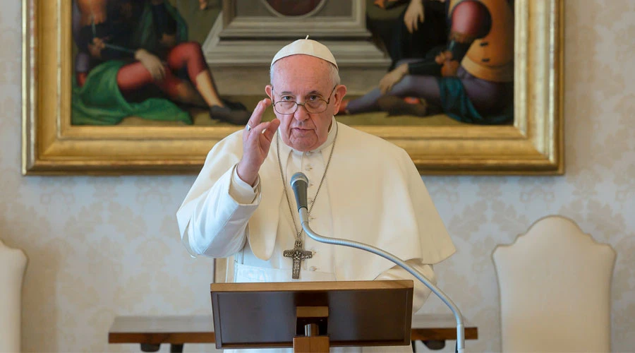 El Papa Francisco durante el rezo del Ángelus. Foto: Vatican Media?w=200&h=150