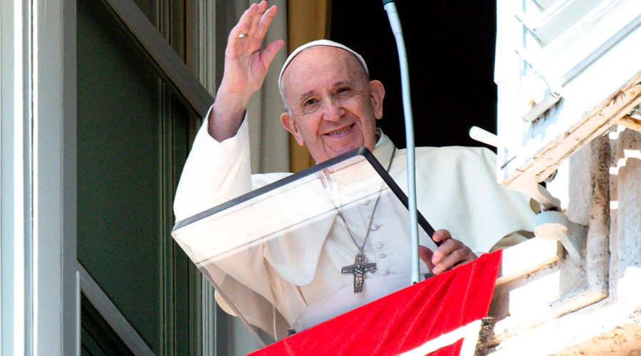 El Papa Francisco durante el rezo del Ángelus. Foto: Vatican Media?w=200&h=150