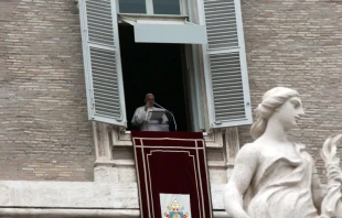 El Papa durante el u00c1ngelus. Foto: Alexey Gotovsky / ACI Prensa 