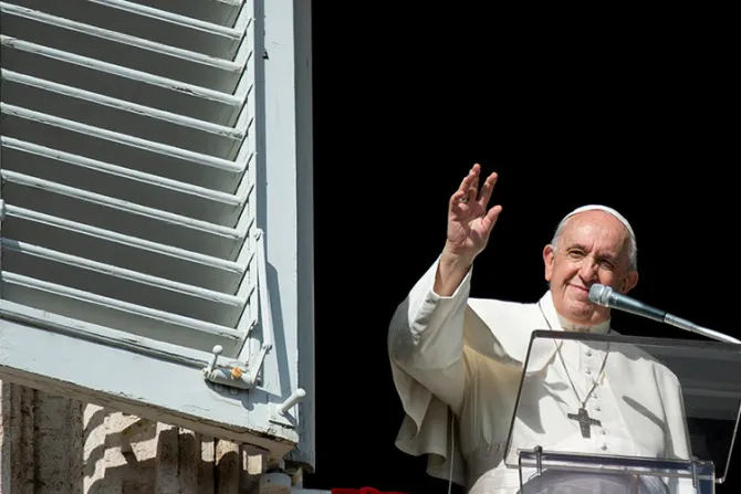 El Papa: Navidad nos invita a ver desde la mirada de Dios, que quiere habitar en nosotros