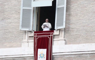 El Papa durante el u00c1ngelus. Foto: Alexey Gotovskiy / ACI Prensa 