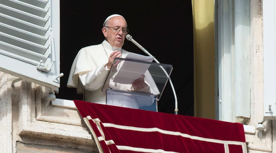 El Papa durante el rezo del Ángelus. Foto: Vatican Media?w=200&h=150