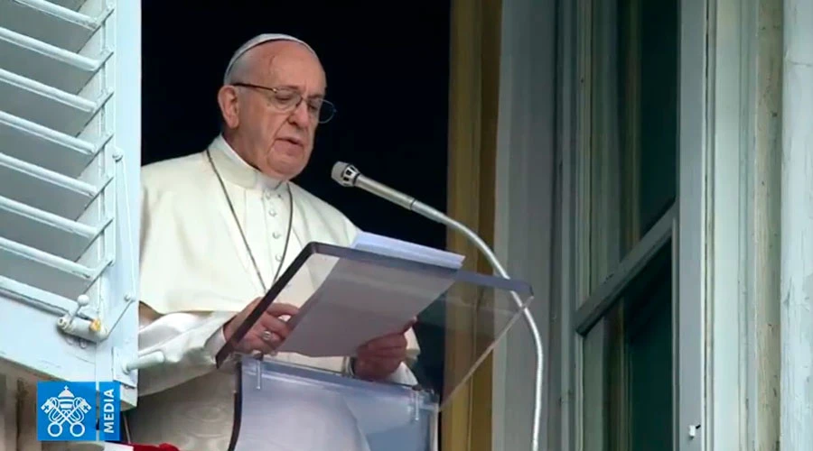 El Papa Francisco durante el rezo del Ángelus. Foto: Captura de Youtube?w=200&h=150