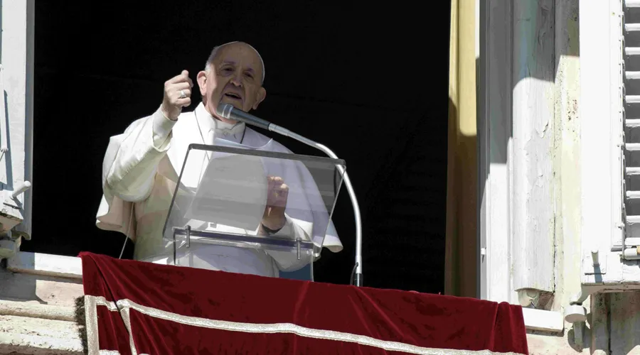 Papa Francisco en el rezo del Ángelus. Foto: Vatican Media