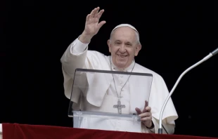 Papa Francisco en el rezo del u00c1ngelus. Foto: Vatican Media 