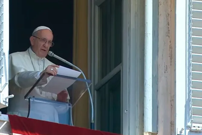 Papa Francisco: recemos a Dios para que libere al mundo del terrorismo