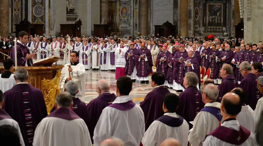 La Misa celebrada esta mañana en la Basílica de San Pedro por el inicio del Año de la Vida Consagrada (Foto Petrik Bohumil / ACI Prensa)