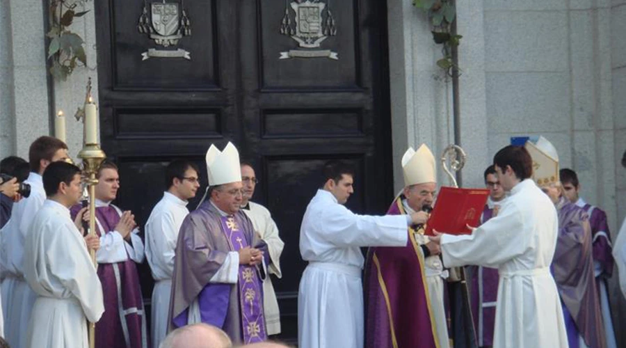 Momento de la apertura de la Puerta Santa del Año Jubilar por el I Centenario de la consagración de España la Sagrado Corazón de Jesús. Foto: Diócesis de Getafe. ?w=200&h=150