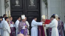 Momento de la apertura de la Puerta Santa del Año Jubilar por el I Centenario de la consagración de España la Sagrado Corazón de Jesús. Foto: Diócesis de Getafe. 