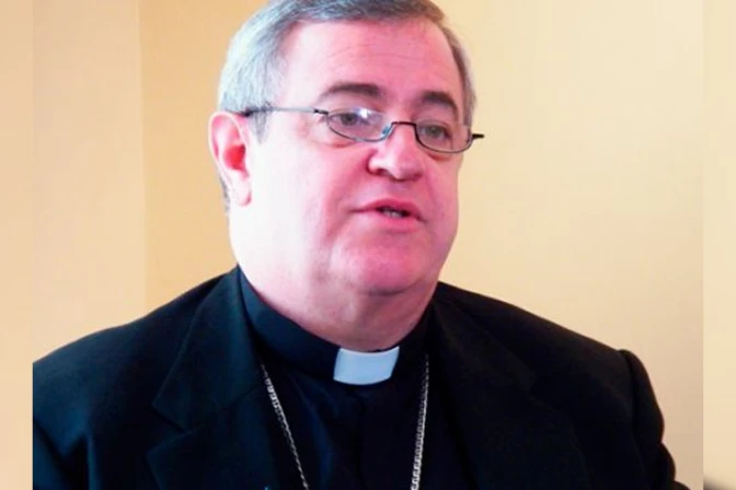 Arzobispo peruano señala diferencias entre fe y fanatismo