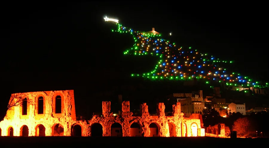 Árbol de Navidad de Gubbio. Foto: Flickr Gianluigi Bettin (CC BY-NC-SA 2.0)?w=200&h=150
