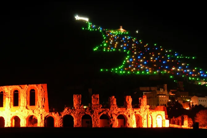 Papa Francisco encenderá con tablet “árbol de Navidad” más grande del mundo