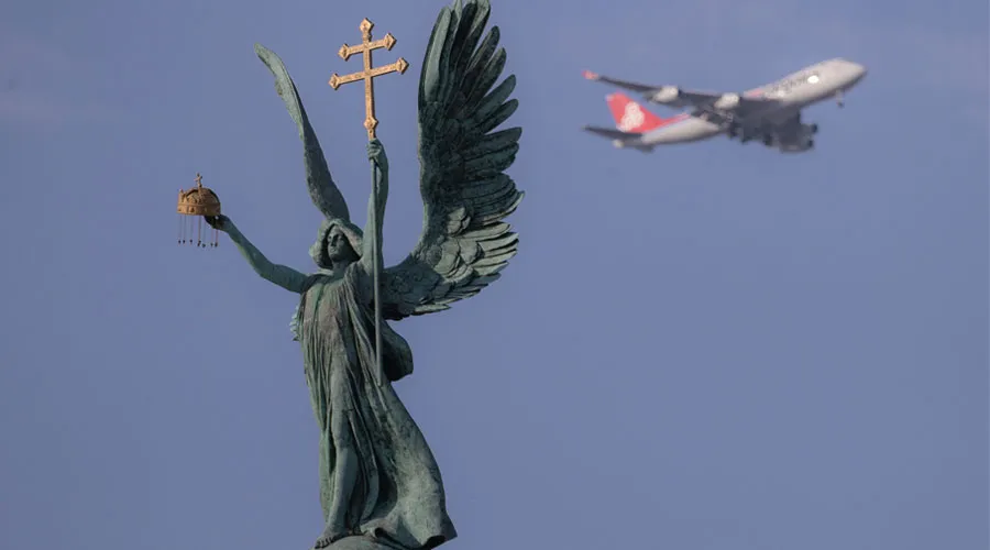 Arcángel San Gabriel en el Monumento a los Héroes de Budapest. Foto: Daniel Ibáñez / ACI Prensa