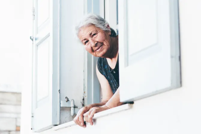 Lanzan conferencia online sobre bienestar emocional de ancianos en cuarentena