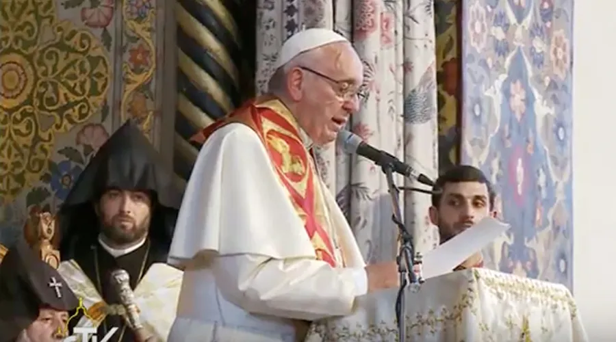 El Papa dirige su saludo en la Catedral. Crédito: Captura Youtube