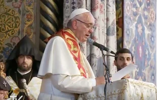 El Papa dirige su saludo en la Catedral. Cru00e9dito: Captura Youtube 