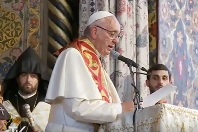 El Papa pide en Armenia testimoniar a Cristo frente a las divisiones del mundo