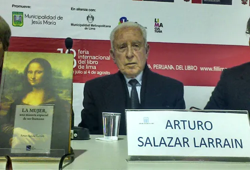 Arturo Salazar Larraían en la presentación de su libro?w=200&h=150