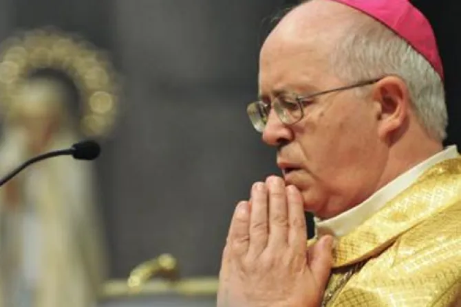 Arzobispo invita a deudos de Santiago de Compostela a buscar consuelo en Cristo