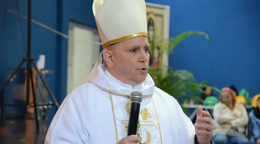 Arzobispo apoya pedido de investigación tras testimonio de ex nuncio en EEUU