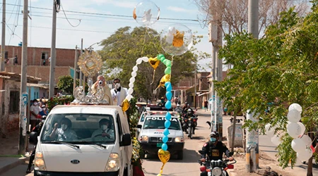 Emotiva procesiu00f3n de Corpus Christi en ciudad muy afectada por coronavirus [FOTOS y VIDEO]