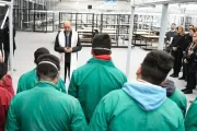 Arzobispo bendice una fábrica en la cárcel: El trabajo de los presos es “alabanza a Dios”