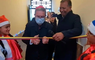 El Arzobispo de Bogotu00e1, Mons. Luis  Josu00e9 Rueda Aparicio, inaugura la Casa de la Esperanza. Cru00e9dito: Eduardo Berdejo (ACI) 
