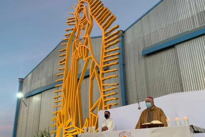 Arzobispo agradece a restauradores de imagen de la Virgen de Guadalupe hallada tras huracán