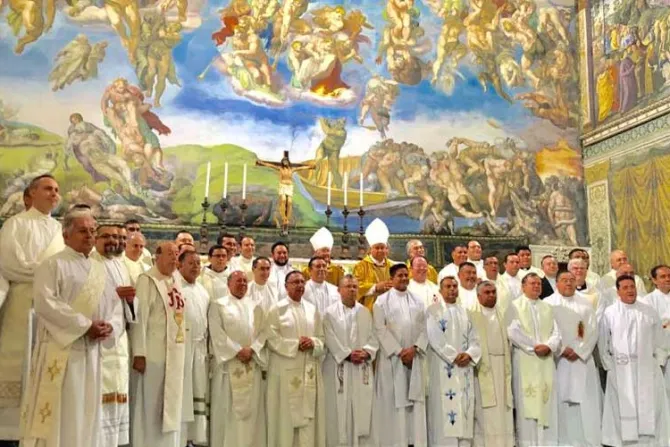 Presidente del Episcopado celebra Misa en réplica de la Capilla Sixtina en México