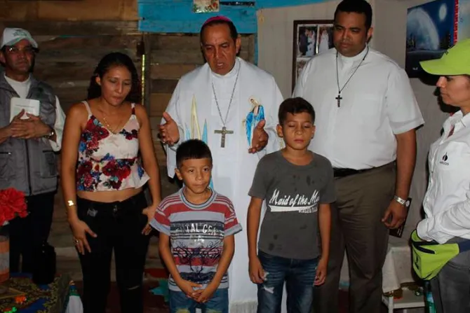 Iglesia ayuda a mejorar viviendas de unas 500 familias pobres en Colombia