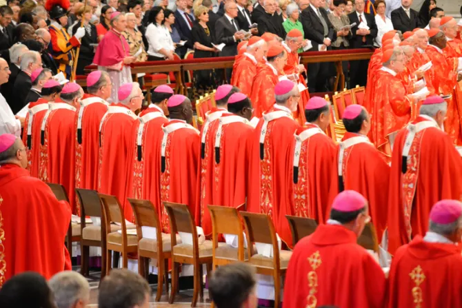 El Papa Francisco impuso hoy el Palio a cuatro Arzobispos de América Latina