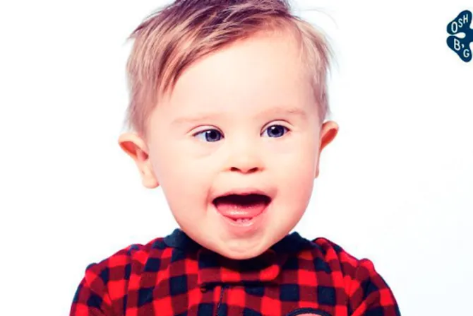 VIRAL: Bebé con síndrome de Down se convierte en estrella de conocida marca de ropa